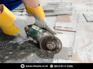 Penggunaan Gerinda Tangan Memotong Keramik, Tutorial Gerinda Tangan Rumah 2 Gerindra Memotong Keramik