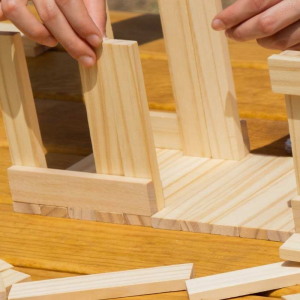 5 Ide Mainan Kayu yang Bisa Dibuat di Rumah 5 Ide mainan kayu anak - bangunan blok kayu