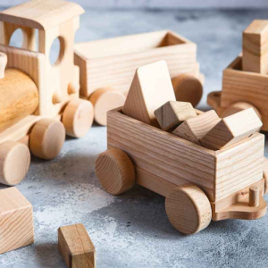 5 Ide Mainan Kayu yang Bisa Dibuat di Rumah 1 Ide mainan kayu anak